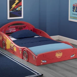 Toddler Beds*Disney/Pixar Cars Lightning McQueen Plastic Sleep and Play Toddler Bed