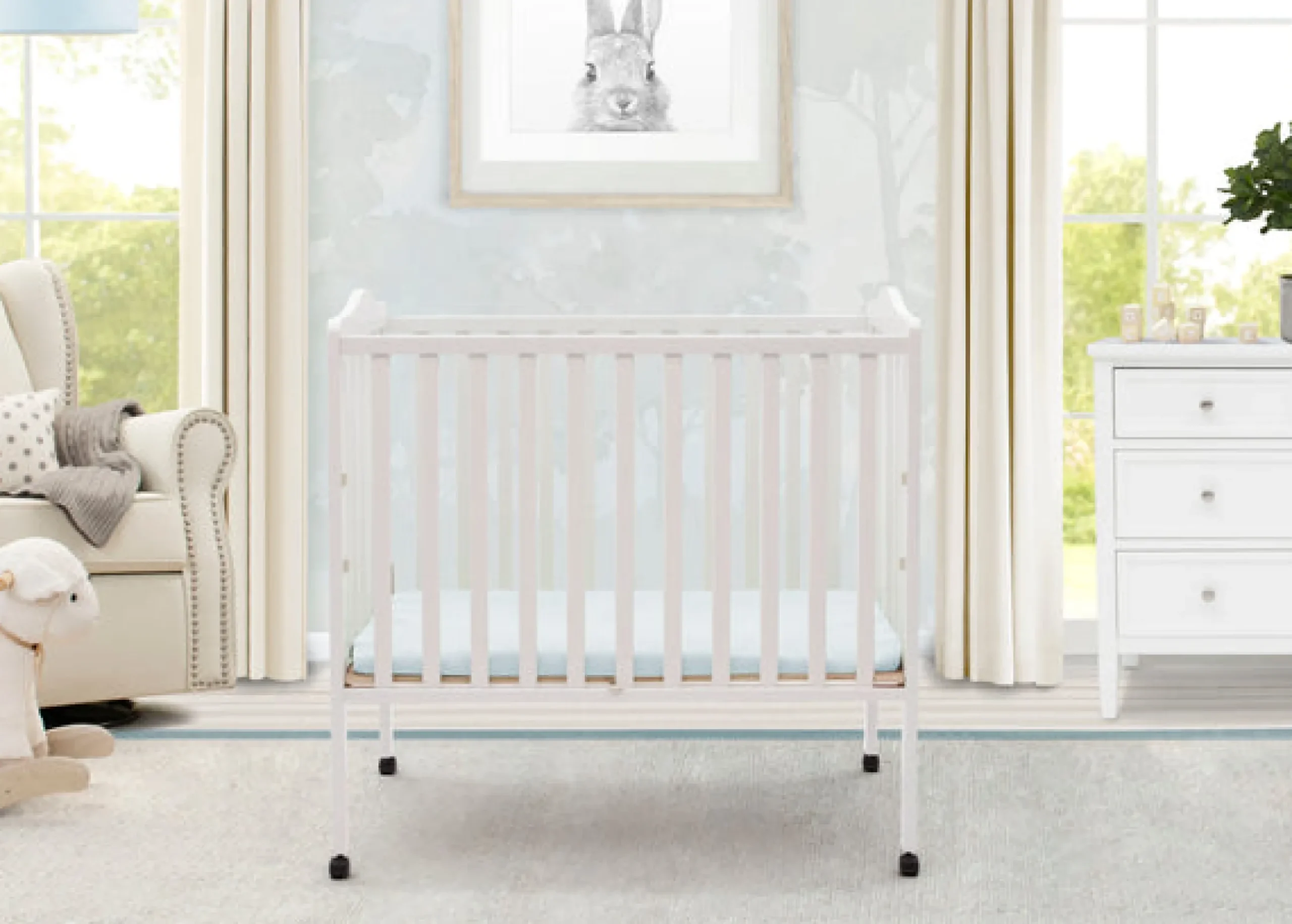 Baby Cribs*Delta Children Folding Portable Mini Baby Crib with 1.5-inch Mattress White (100)