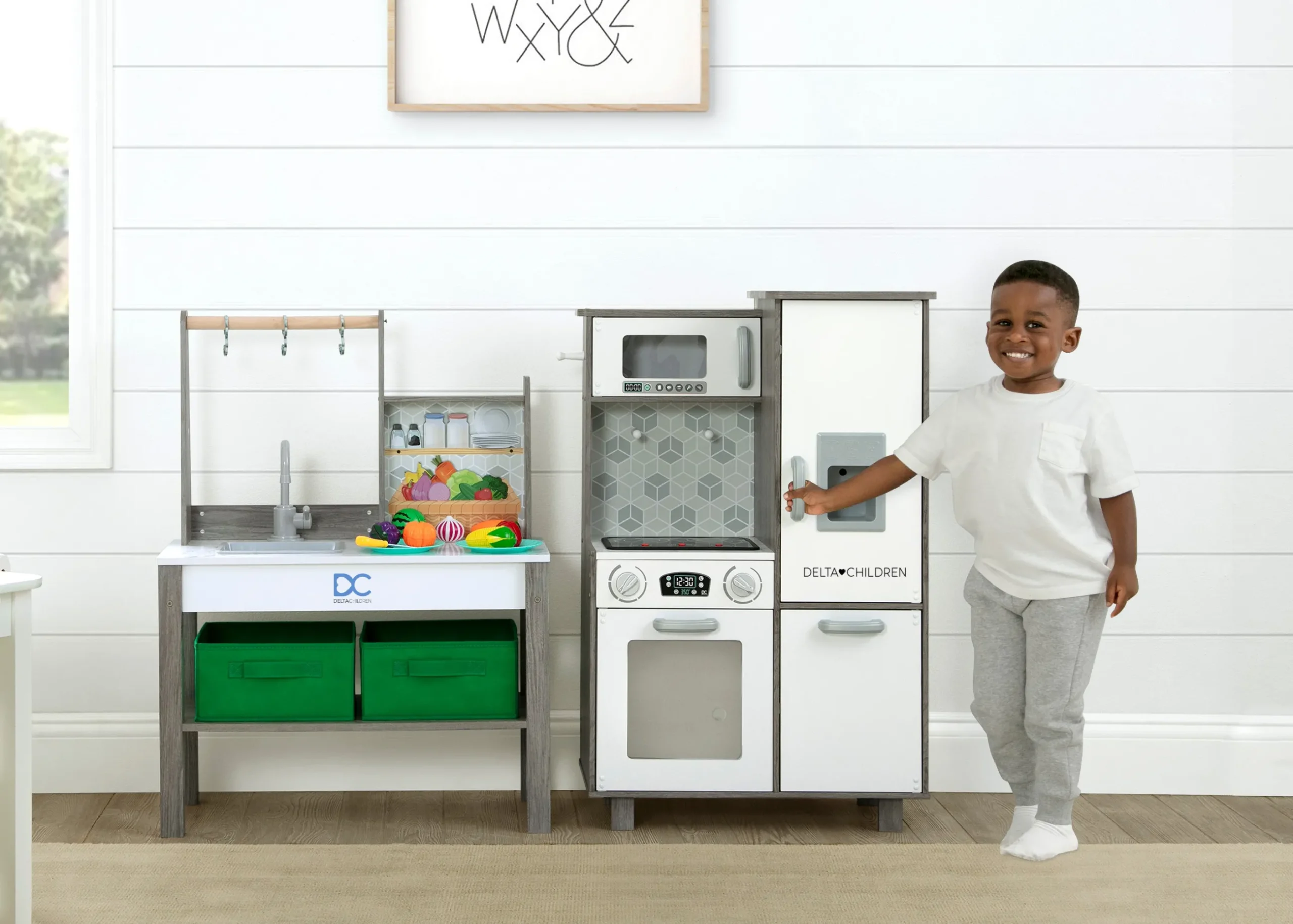 Kitchens*Delta Children Gourmet All-in-One Corner Play Kitchen