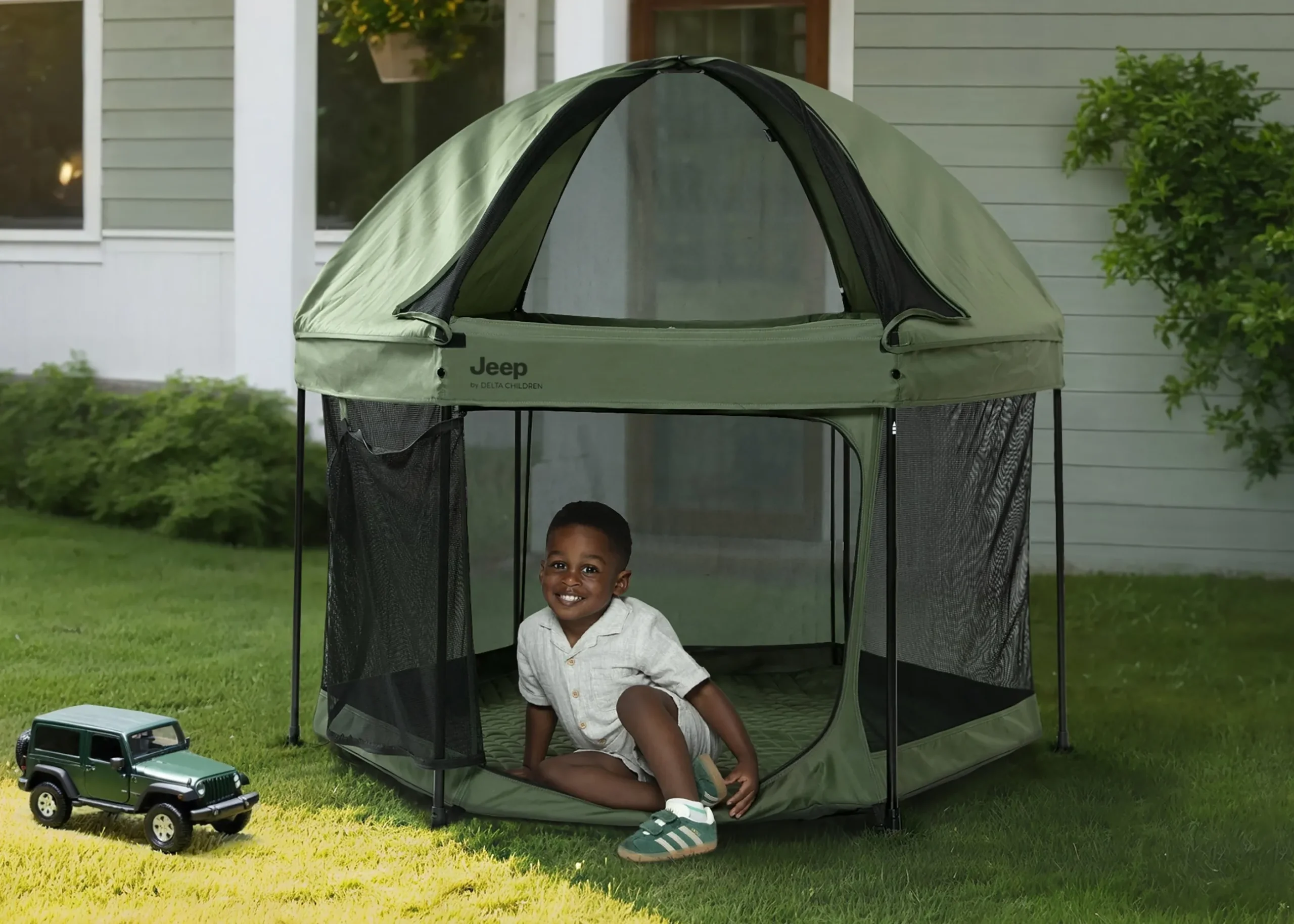 Play Yards*Jeep Hexagon Pop Up Play Yard with Removable Canopy