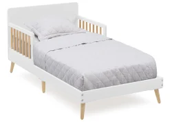 Toddler Beds*Delta Children Logan Wood Toddler Bed